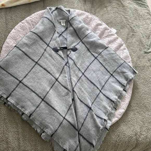 Max Studio Gray and Black Checkered Poncho Cape Shawl One Size - Picture 6 of 10
